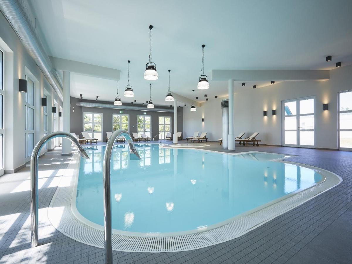 Reetland Am Meer - Premium Reetdachvilla Mit 3 Schlafzimmern, Sauna Und Kamin F23 Dranske Exterior photo